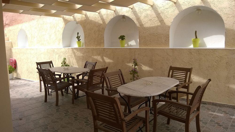 Anemomilos Suites Fira  Exteriör bild