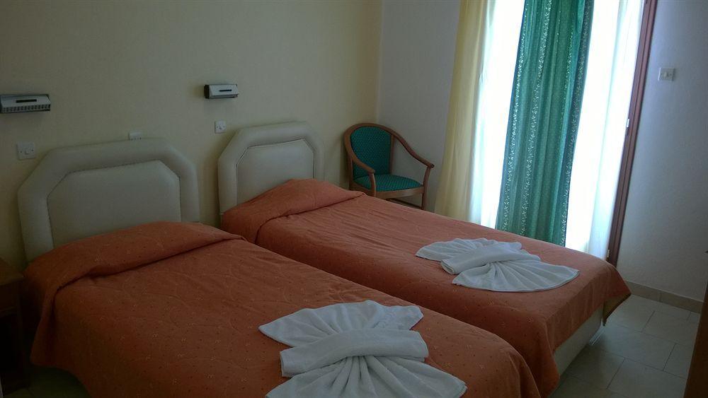 Anemomilos Suites Fira  Exteriör bild