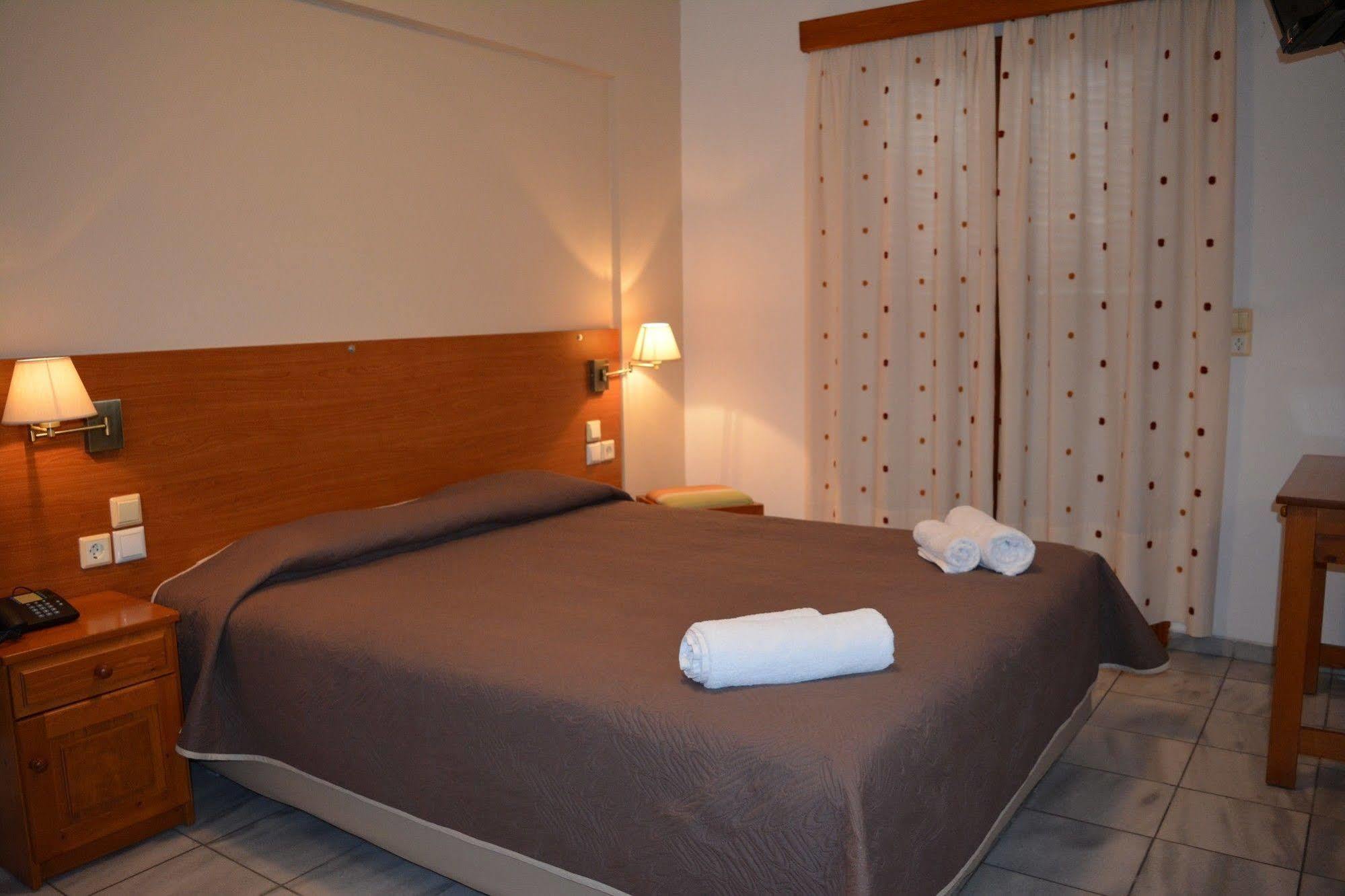 Anemomilos Suites Fira  Exteriör bild