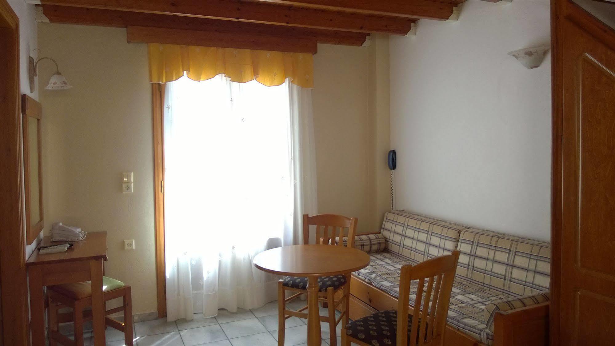Anemomilos Suites Fira  Exteriör bild