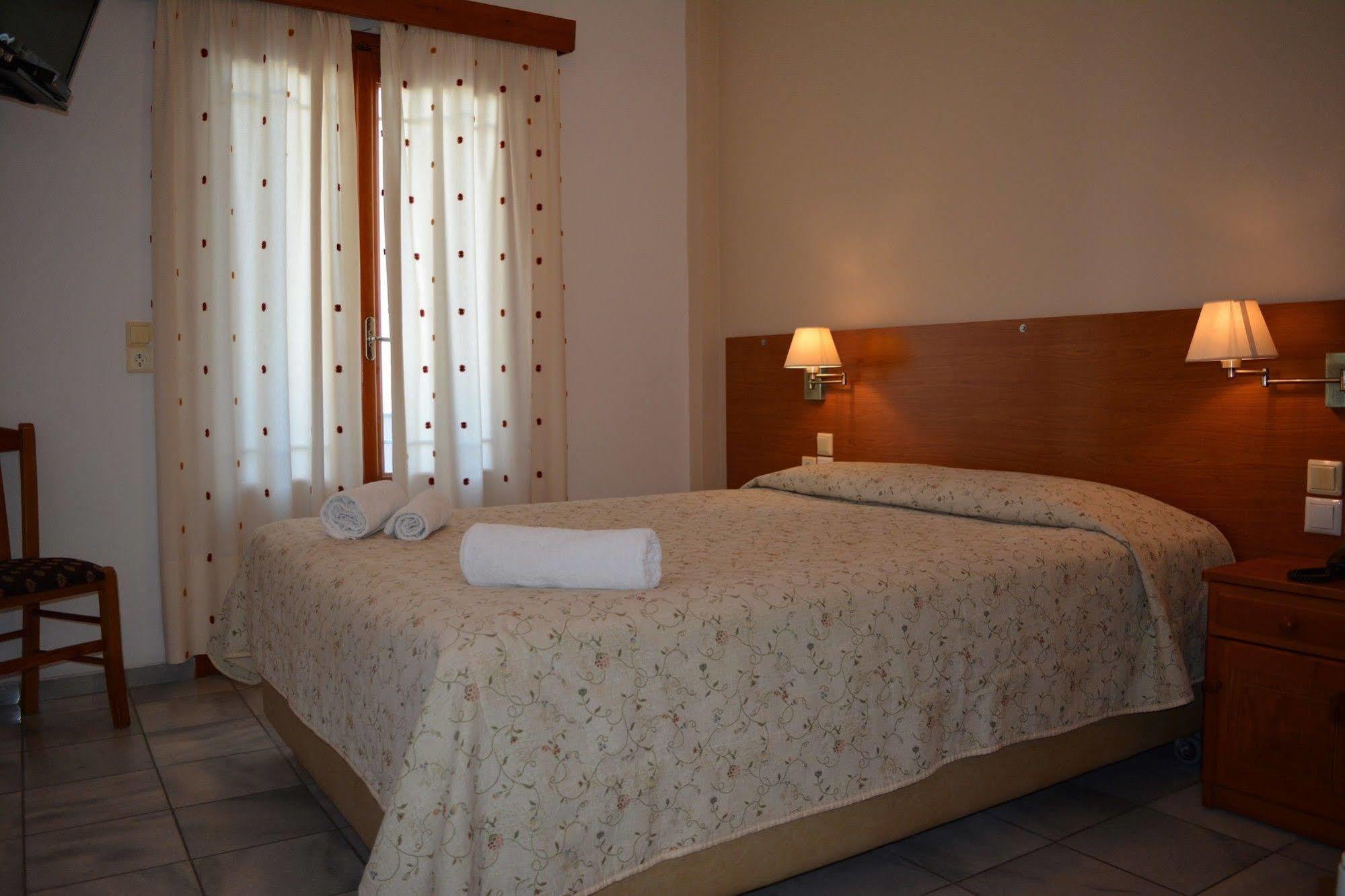 Anemomilos Suites Fira  Exteriör bild