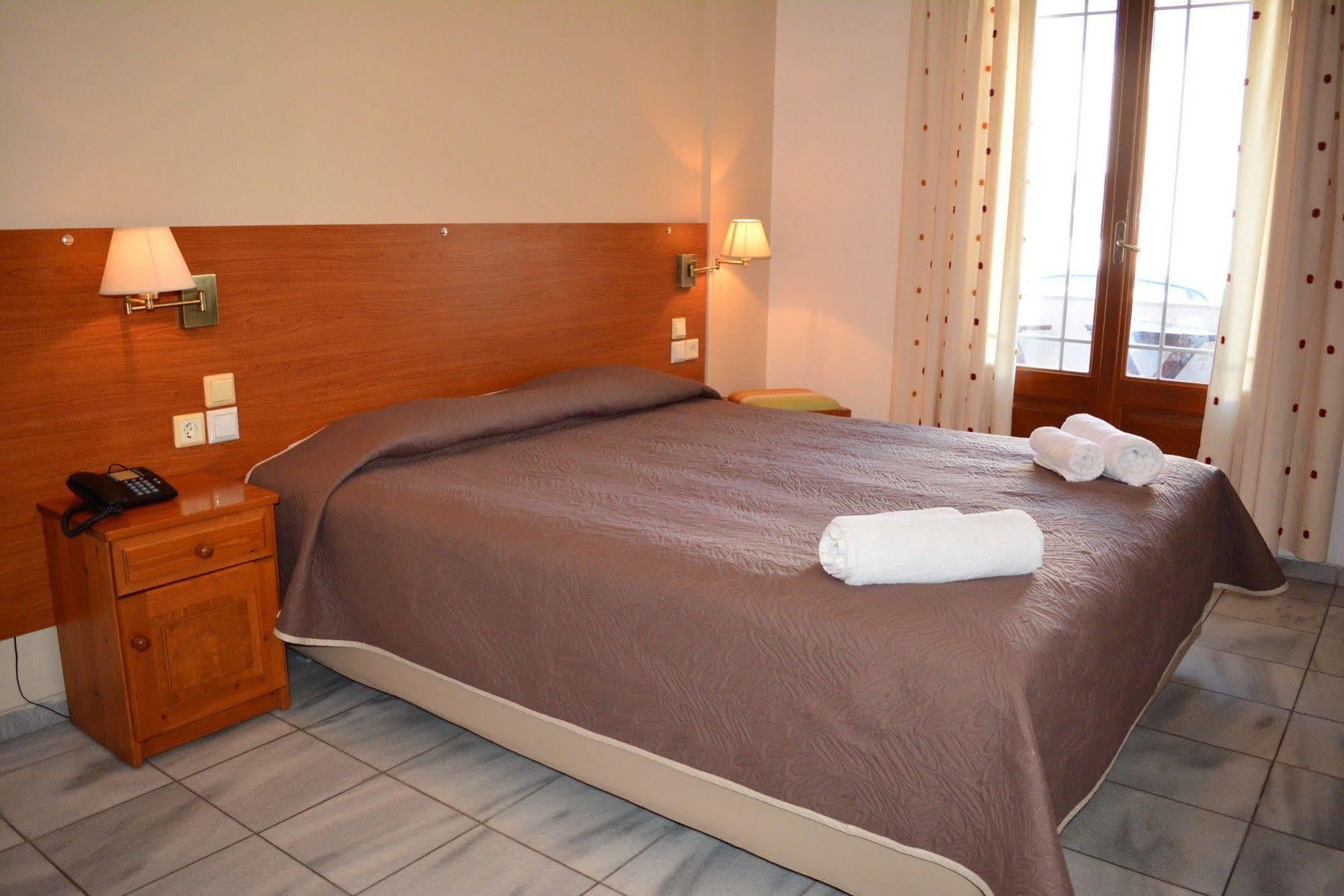 Anemomilos Suites Fira  Exteriör bild