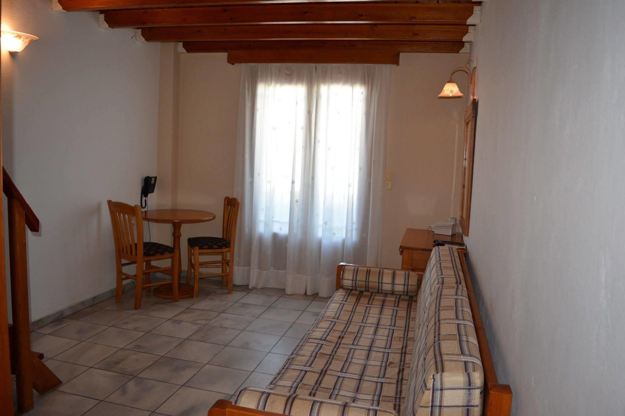 Anemomilos Suites Fira  Exteriör bild