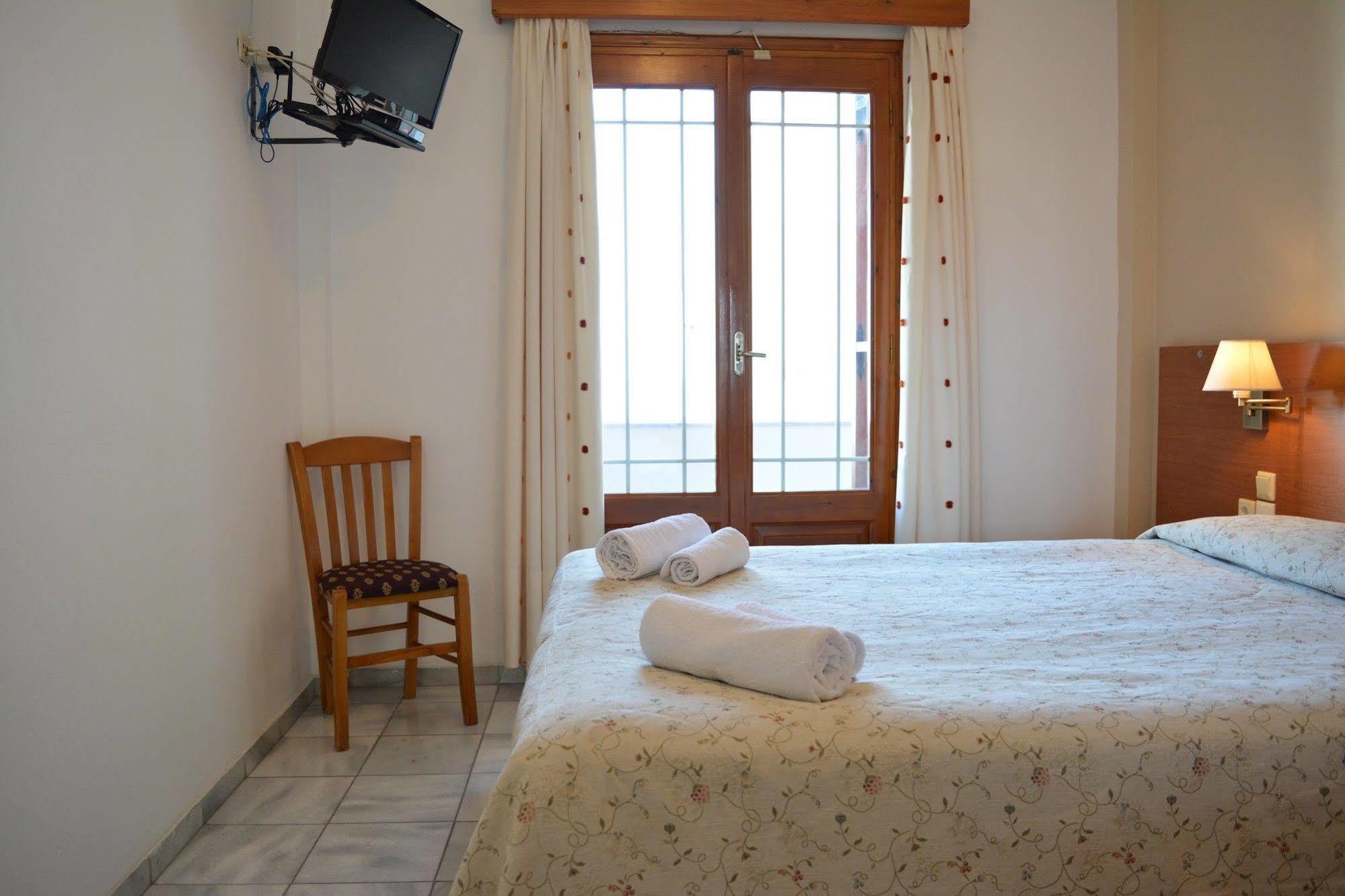 Anemomilos Suites Fira  Exteriör bild