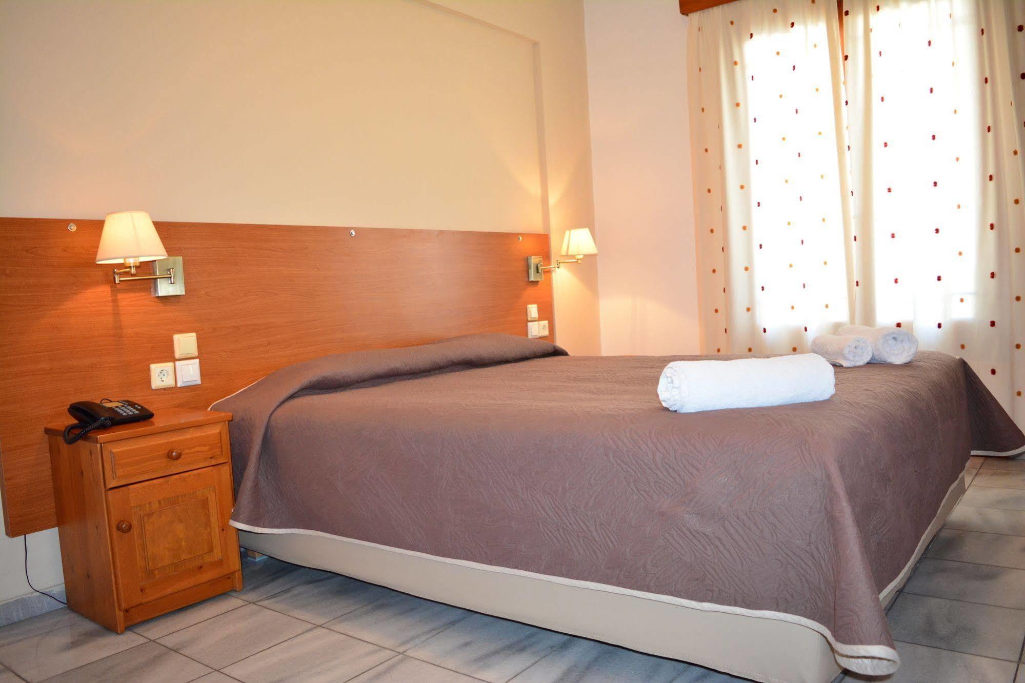 Anemomilos Suites Fira  Exteriör bild