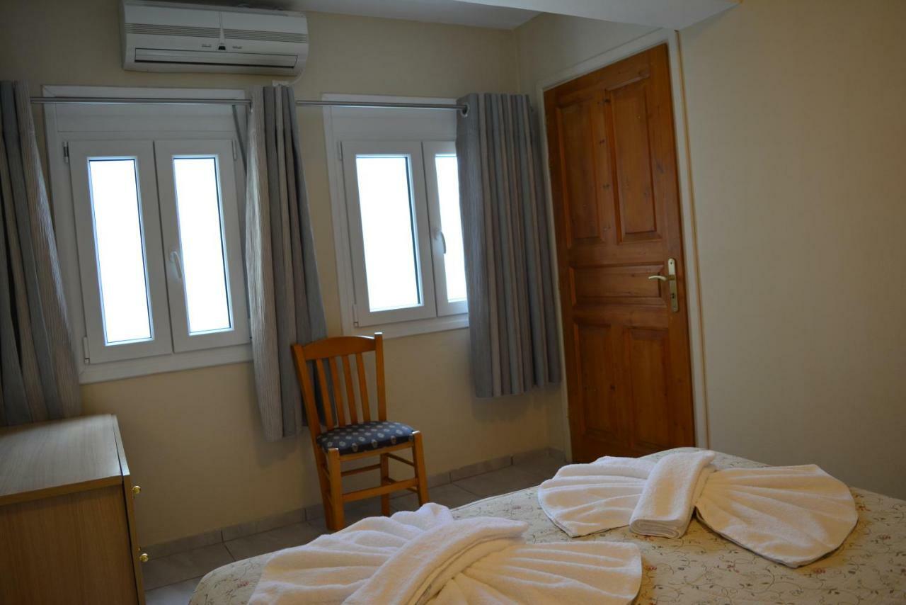 Anemomilos Suites Fira  Exteriör bild