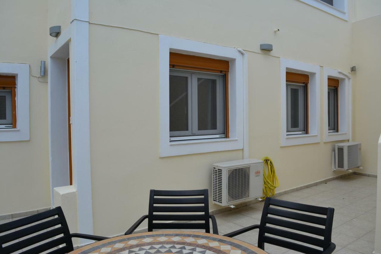 Anemomilos Suites Fira  Exteriör bild