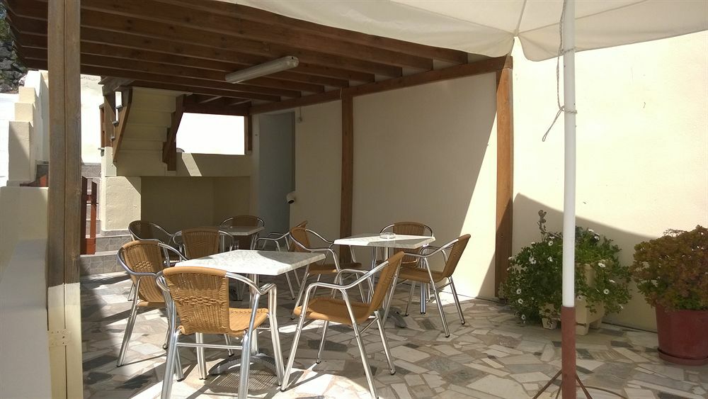 Anemomilos Suites Fira  Exteriör bild