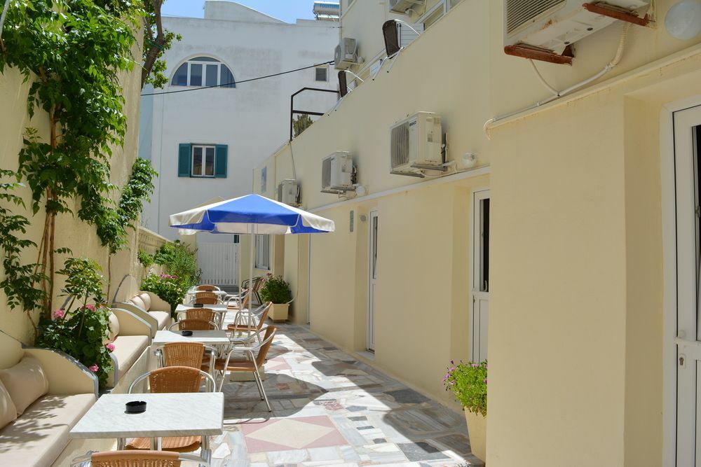 Anemomilos Suites Fira  Exteriör bild