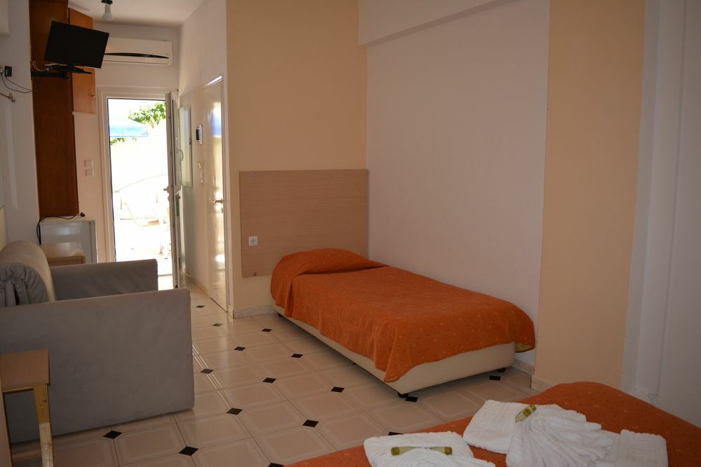 Anemomilos Suites Fira  Exteriör bild